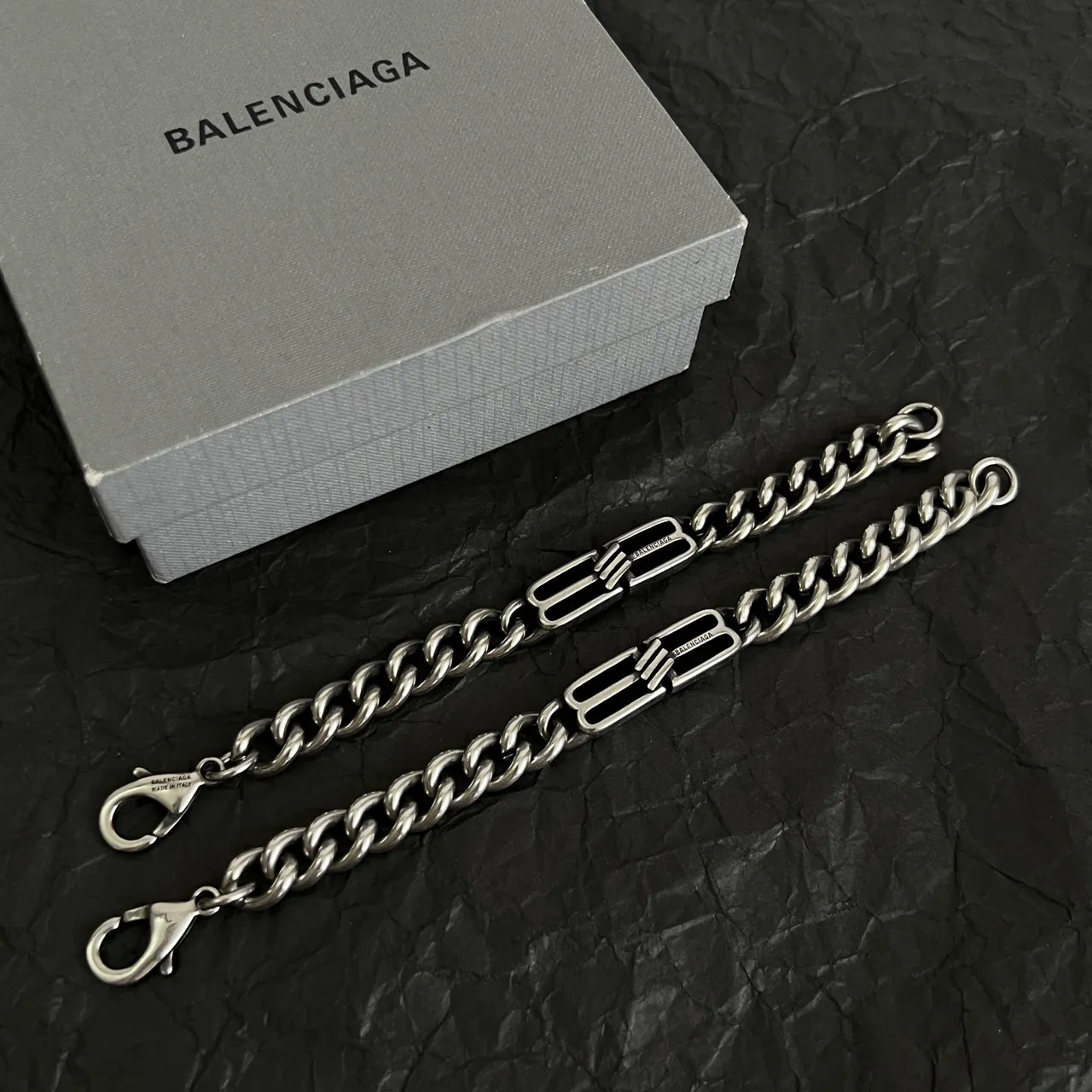 Balenciaga BB 抛光银色粗链手链 4