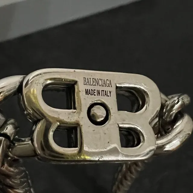 Balenciaga BB Chain قلادة فضية Curb-Link 2