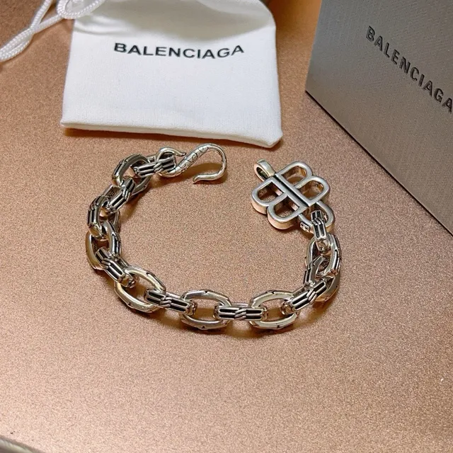 Balenciaga BB Silver Chunky Link Chain Interlocking B Clasp Bracelet 3