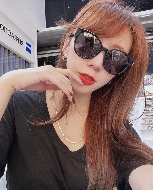 Balenciaga Black Gold Oval Acetate Frame B-Logo Hardware Sunglasses 2