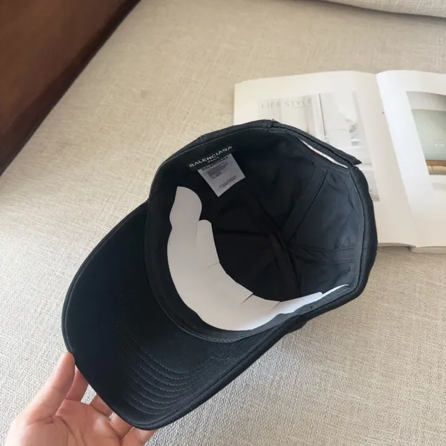 Balenciaga Black Tonal Embroidered Logo Structured Six-Panel Baseball Cap 3