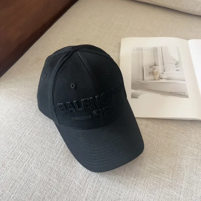 Balenciaga Black Tonal Embroidered Logo Structured Six-Panel Baseball Cap 4
