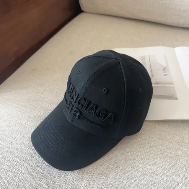 Balenciaga Black Tonal Embroidered Logo Structured Six-Panel Baseball Cap 9