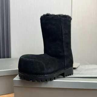 巴伦西亚加 Le Cagole 黑色羊麂皮鞋面羊毛里衬松口雪靴