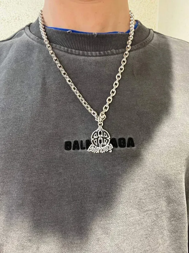 Balenciaga Logo Pendant Chunky Chain Necklace 5