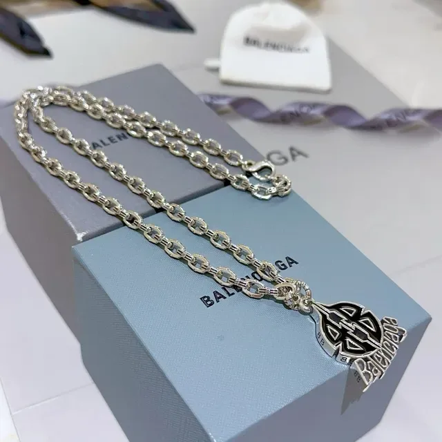 Balenciaga Logo Pendant Chunky Chain Necklace 9
