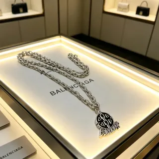 Balenciaga Colgante Logo Cadena Plateada