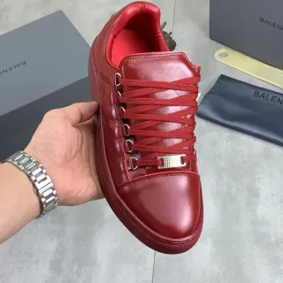 Balenciaga लाल फुल-ग्रेन लेदर क्लीन टो कैप लाइफस्टाइल स्नीकर
