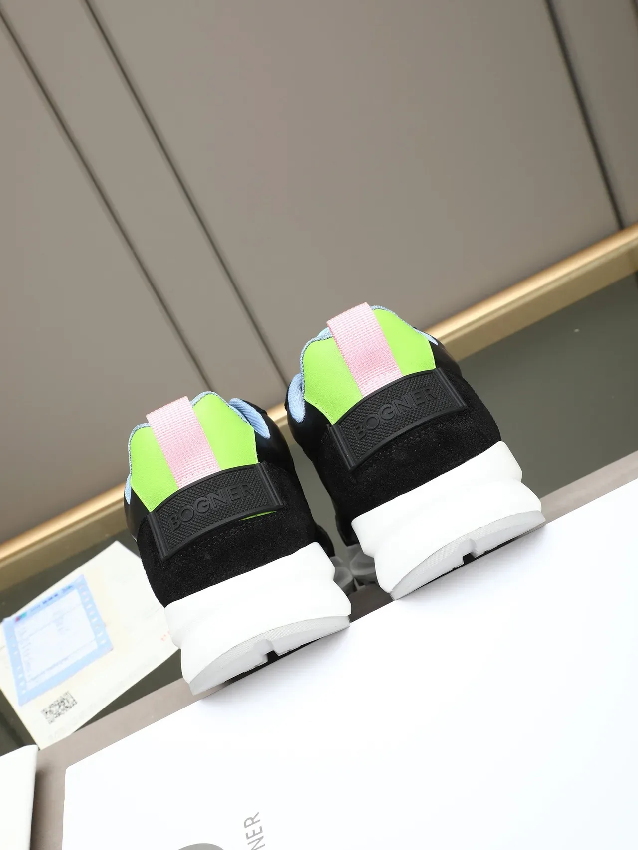 Balenciaga Runner काला सफेद Oversized Circular Logo Mixed Leather-Suede Upper চাঙ্কি স্নিকার্স 3