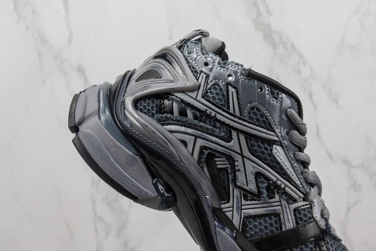 Balenciaga Runner Baskets gris foncé et argenté chunky 5