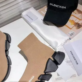 Balenciaga সক স্নিকার্স বেইজ এবং কালো লাইফস্টাইল স্নিকার্স