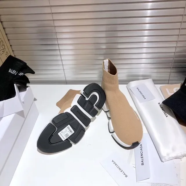 Balenciaga Speed Trainer بيج وأبيض حذاء لايف ستايل 2
