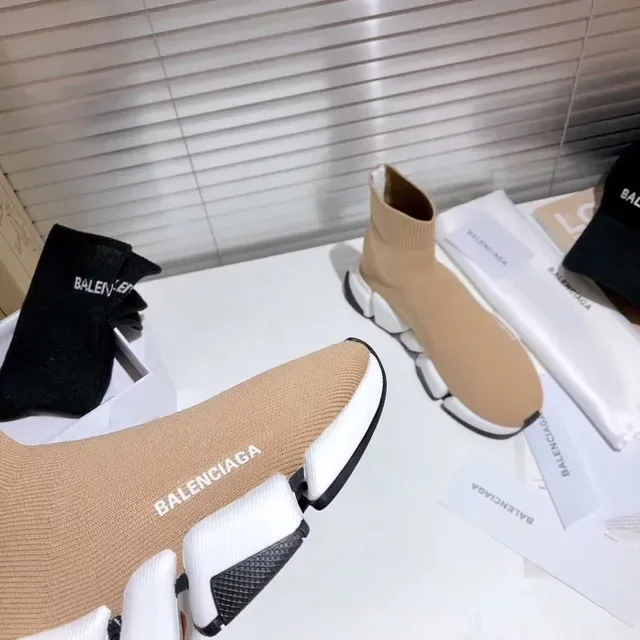 Balenciaga Speed Trainer بيج وأبيض حذاء لايف ستايل 3