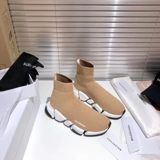 Balenciaga Speed Trainer بيج وأبيض حذاء لايف ستايل 4