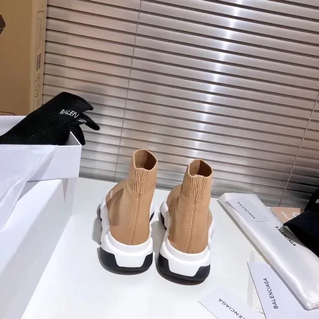 Balenciaga Speed Trainer بيج وأبيض حذاء لايف ستايل 6