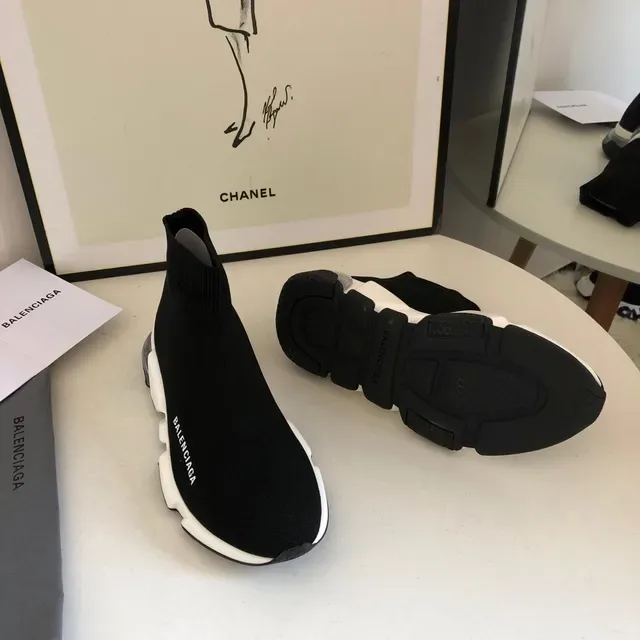 Balenciaga Speed Trainer sneakers lifestyle noir et blanc 4