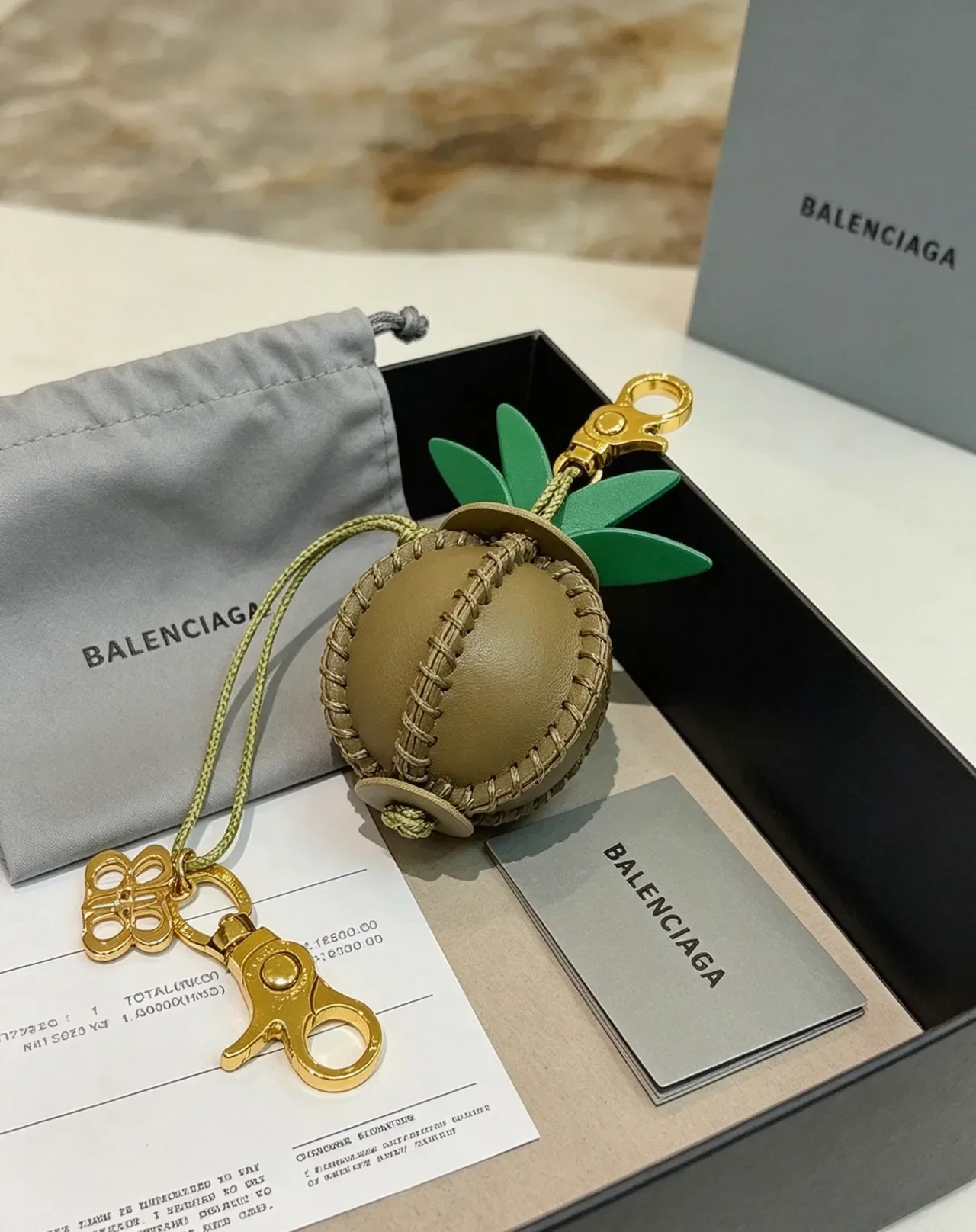 Balenciaga काली चमड़ी संरचित टॉप-हैंडल बोस्टन बैग 2