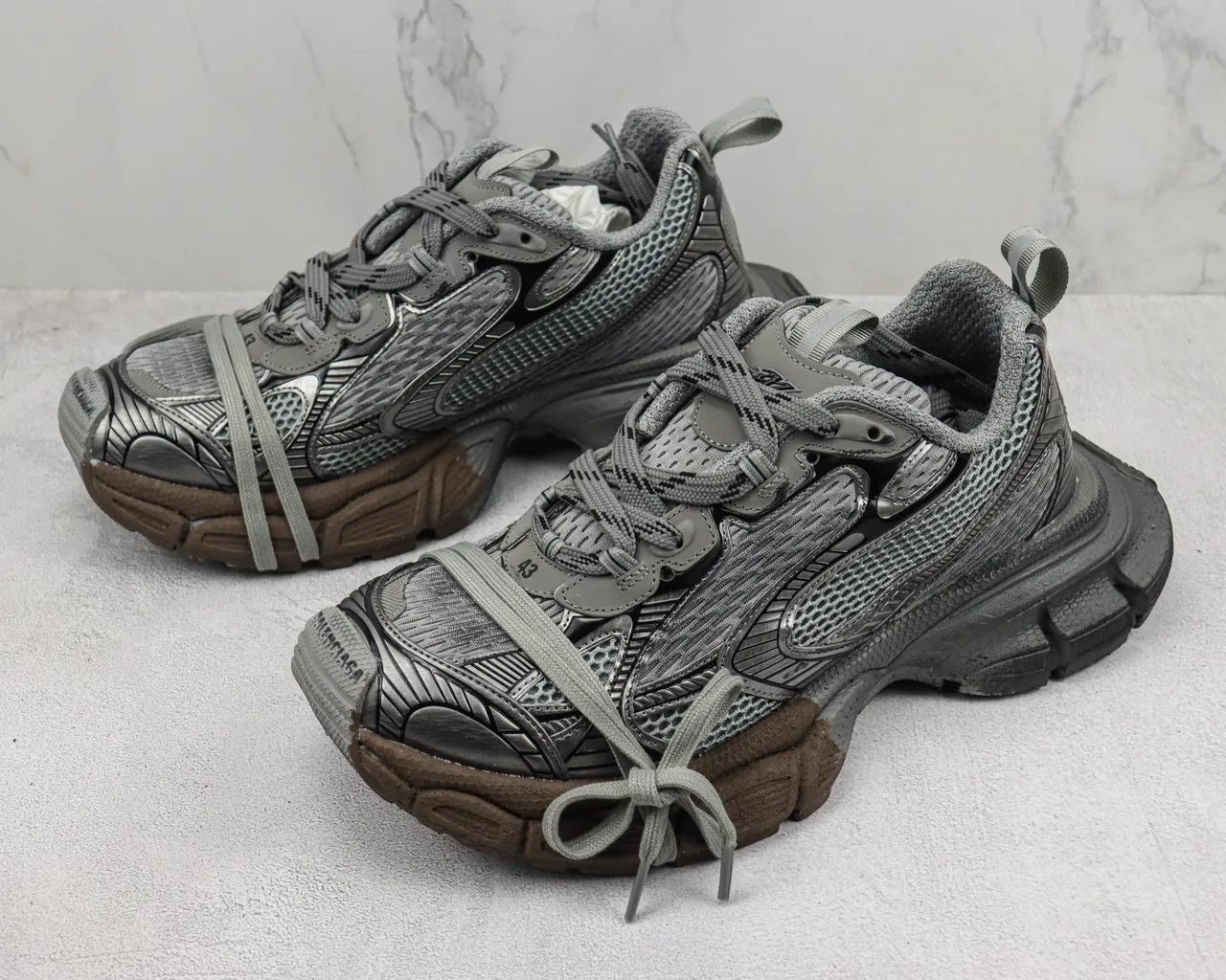 Balenciaga Track Trainer baskets chunky en maille gris et noir 4