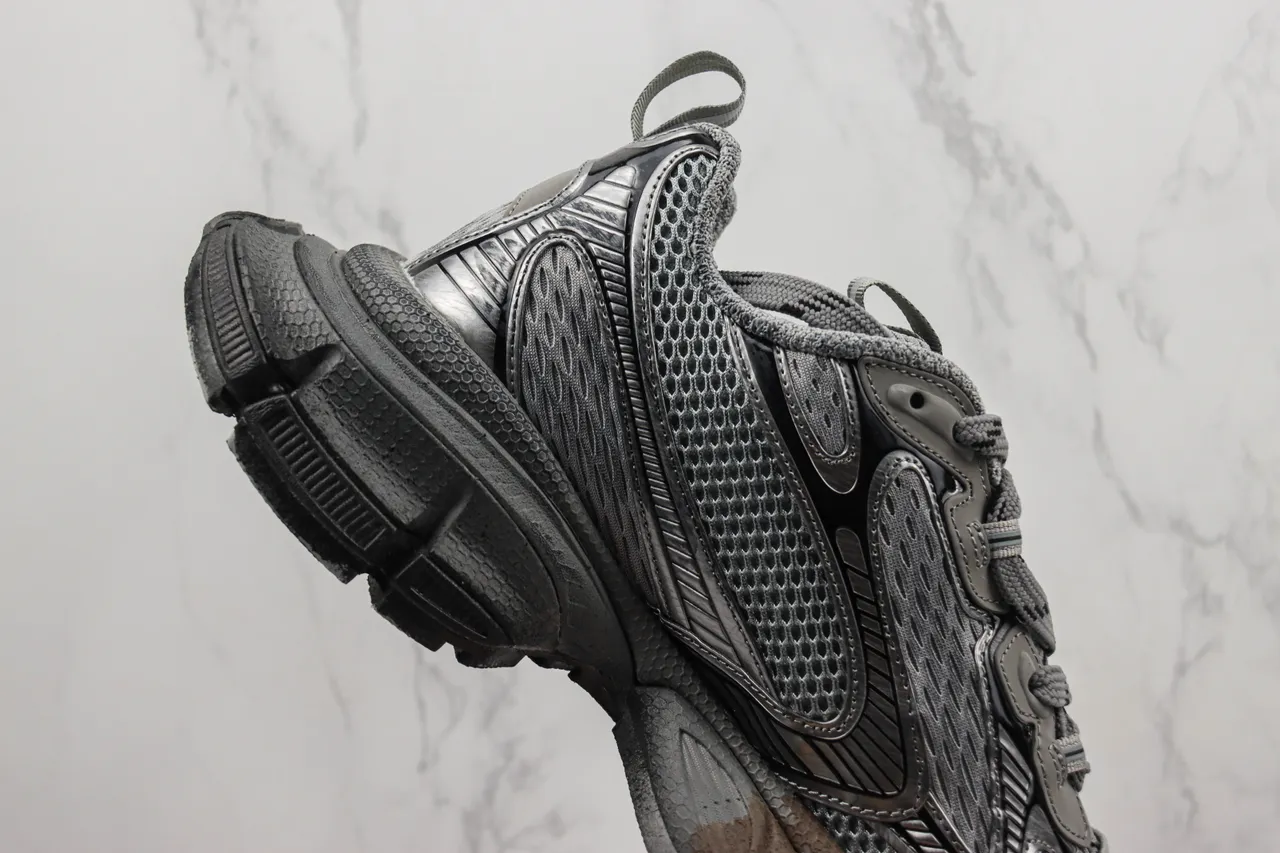 Balenciaga Track Trainer baskets chunky en maille gris et noir 5