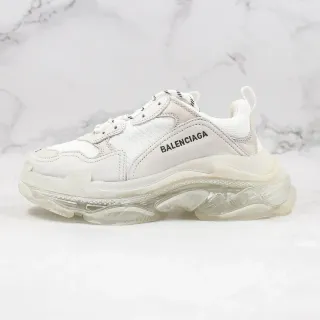 Balenciaga Triple S सफेद चंकी स्नीकर
