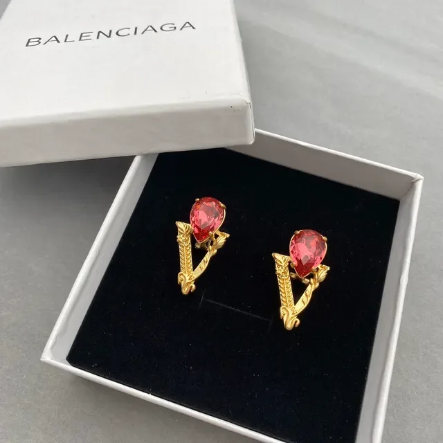 Balenciaga V-Motif গোলাপি ক্রিস্টাল গোল্ড-টোন ইয়ারিংস 6