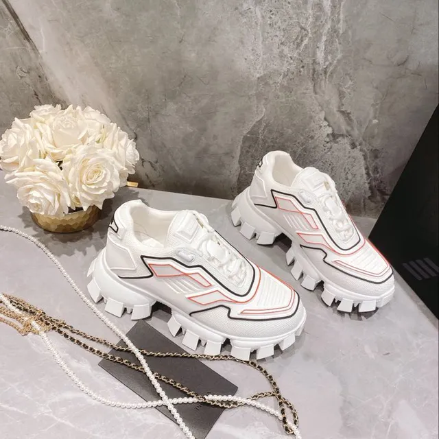 Balenciaga branco e vermelho sola lug malha e sobreposição sintética tênis chunky 2