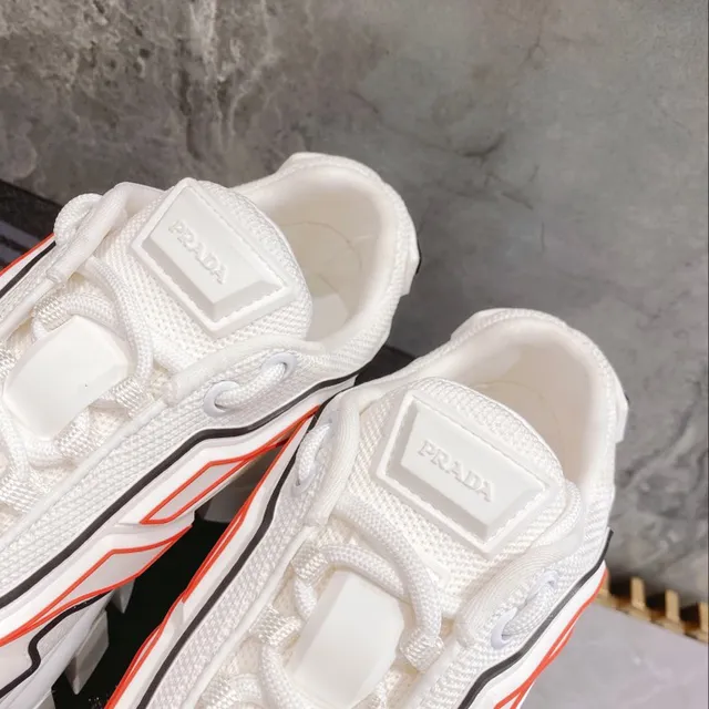 Balenciaga branco e vermelho sola lug malha e sobreposição sintética tênis chunky 4