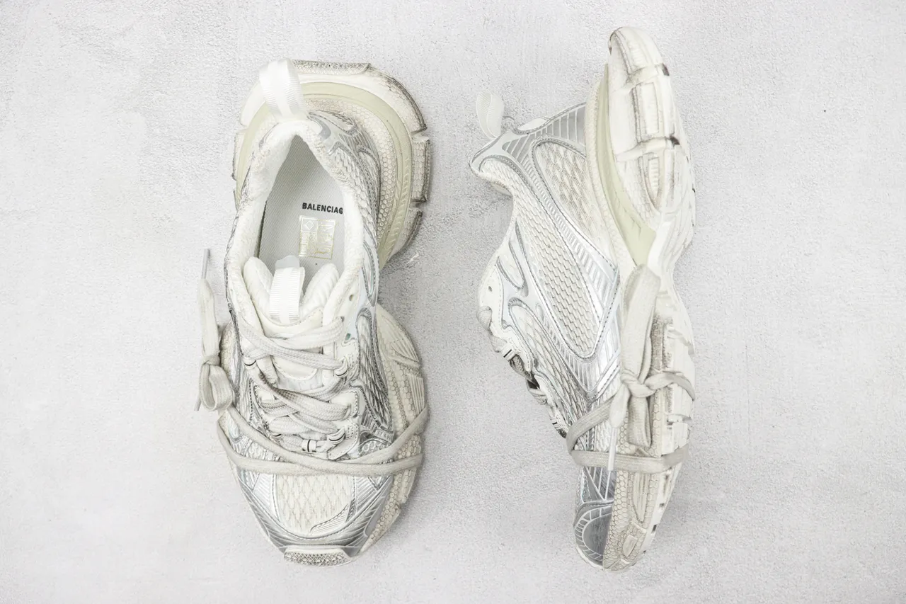 Balenciaga Sneakers Chunky avec semelle blanche et argentée, maille stratifiée et synthétique métallique 3
