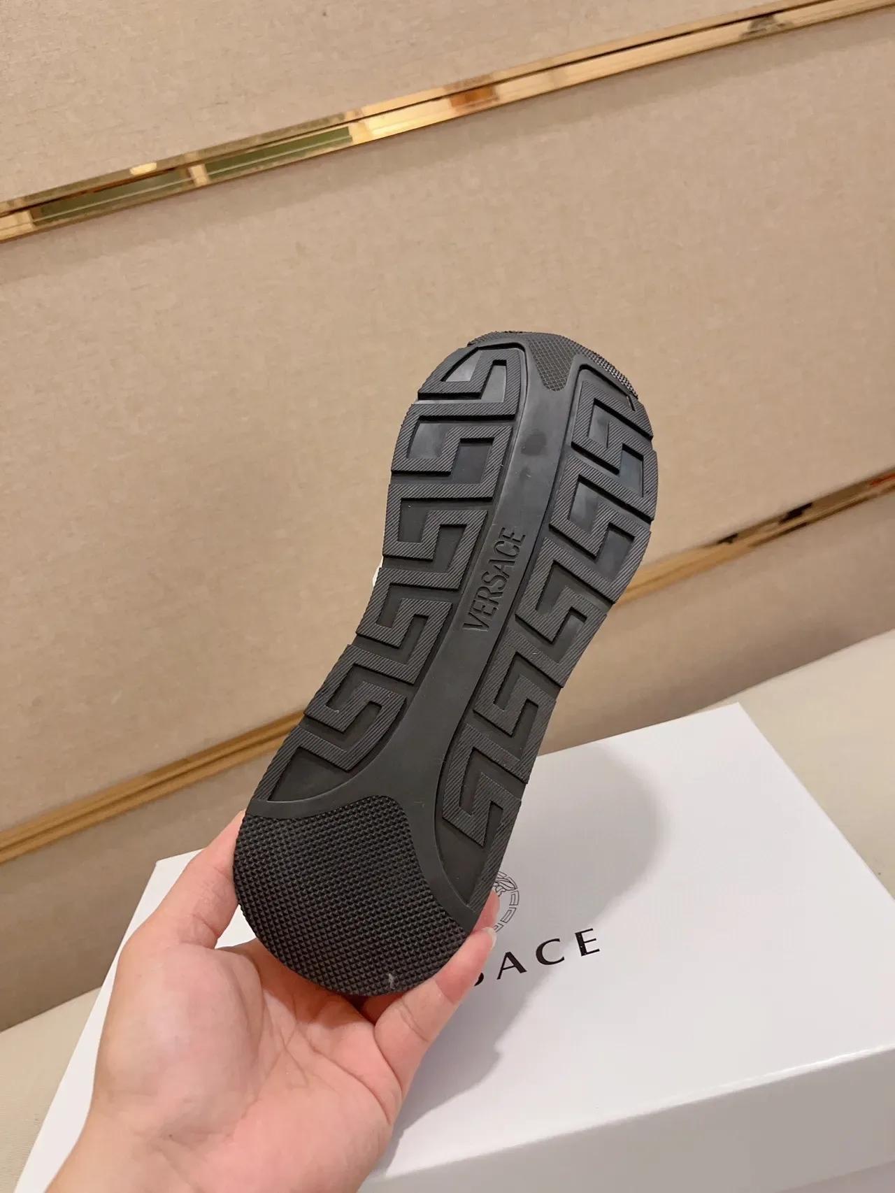 Balmain B-Court Sneakers Lifestyle en Maille Bleue et Cuir Noir 2