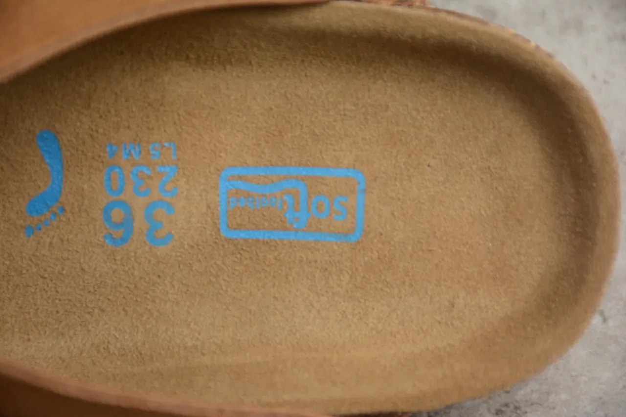 Birkenstock Arizona زلابية من السويد بلون بني 3