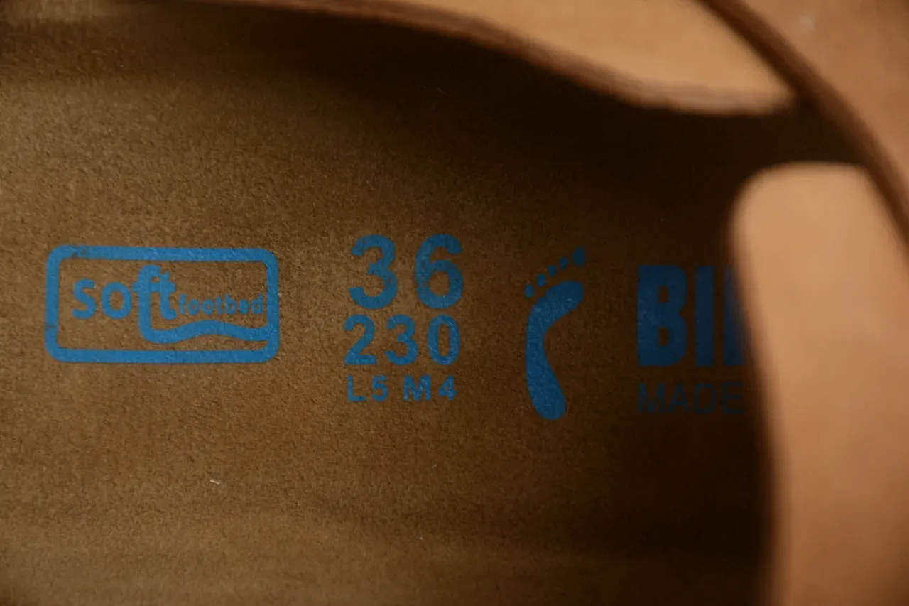 Birkenstock Arizona زلابية من السويد بلون بني 4