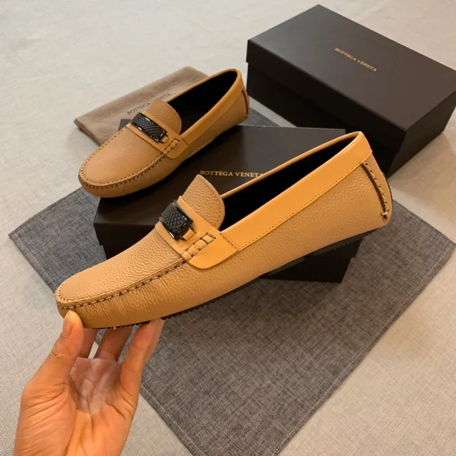 Bottega Veneta Andiamo Beige খনখনে চামড়া লুফার 5