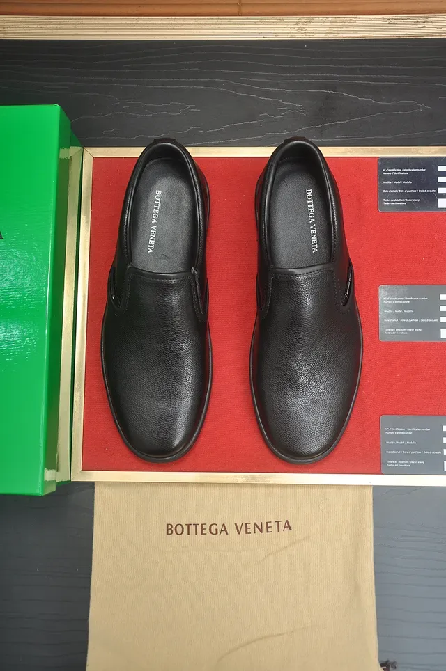 Bottega Veneta Andiamo কালো পীবল্ড লেদার স্লিপ-অন লোফার 5