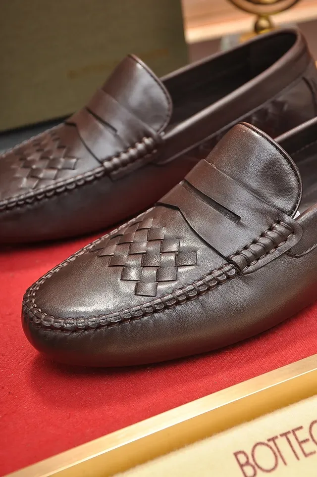 Bottega Veneta Andiamo Intrecciato 棕色皮革乐福鞋 2
