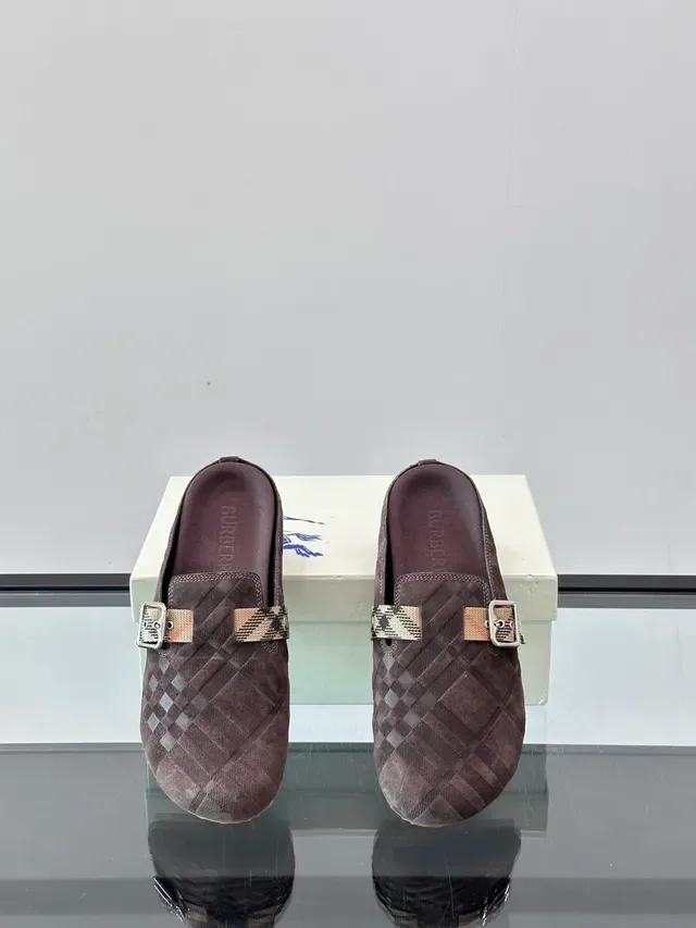 Bottega Veneta বাদামী বেগুনি কুইল্টেড Intrecciato সুড বাকেল স্ট্র্যাপ লোফার 3