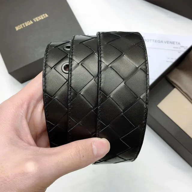 Bottega Veneta Cassette Preto Intrecciato Cinto de couro 2