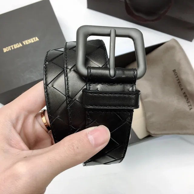 Bottega Veneta Cassette Preto Intrecciato Cinto de couro 2