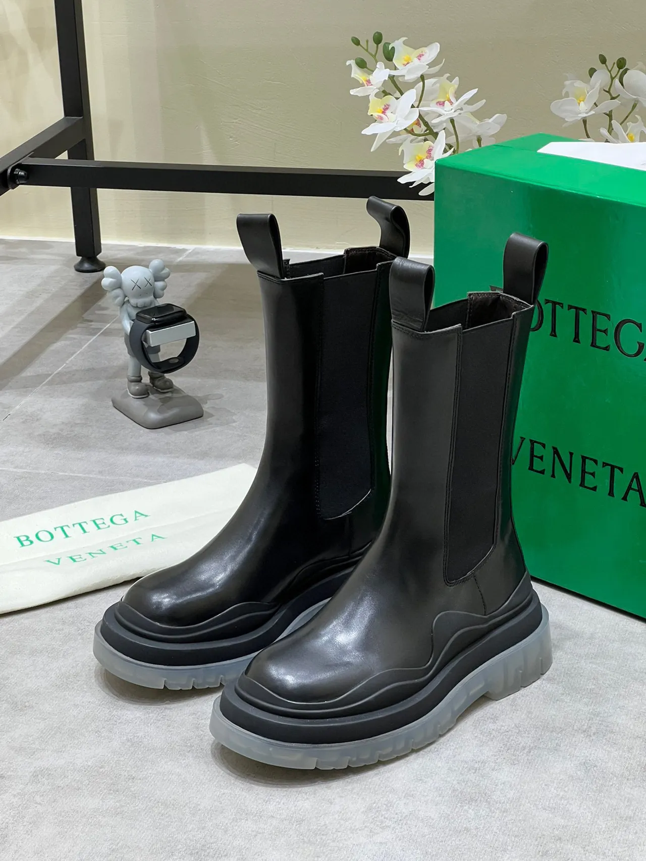 Bottega Veneta Le Cagole Bottines en cuir noir 9