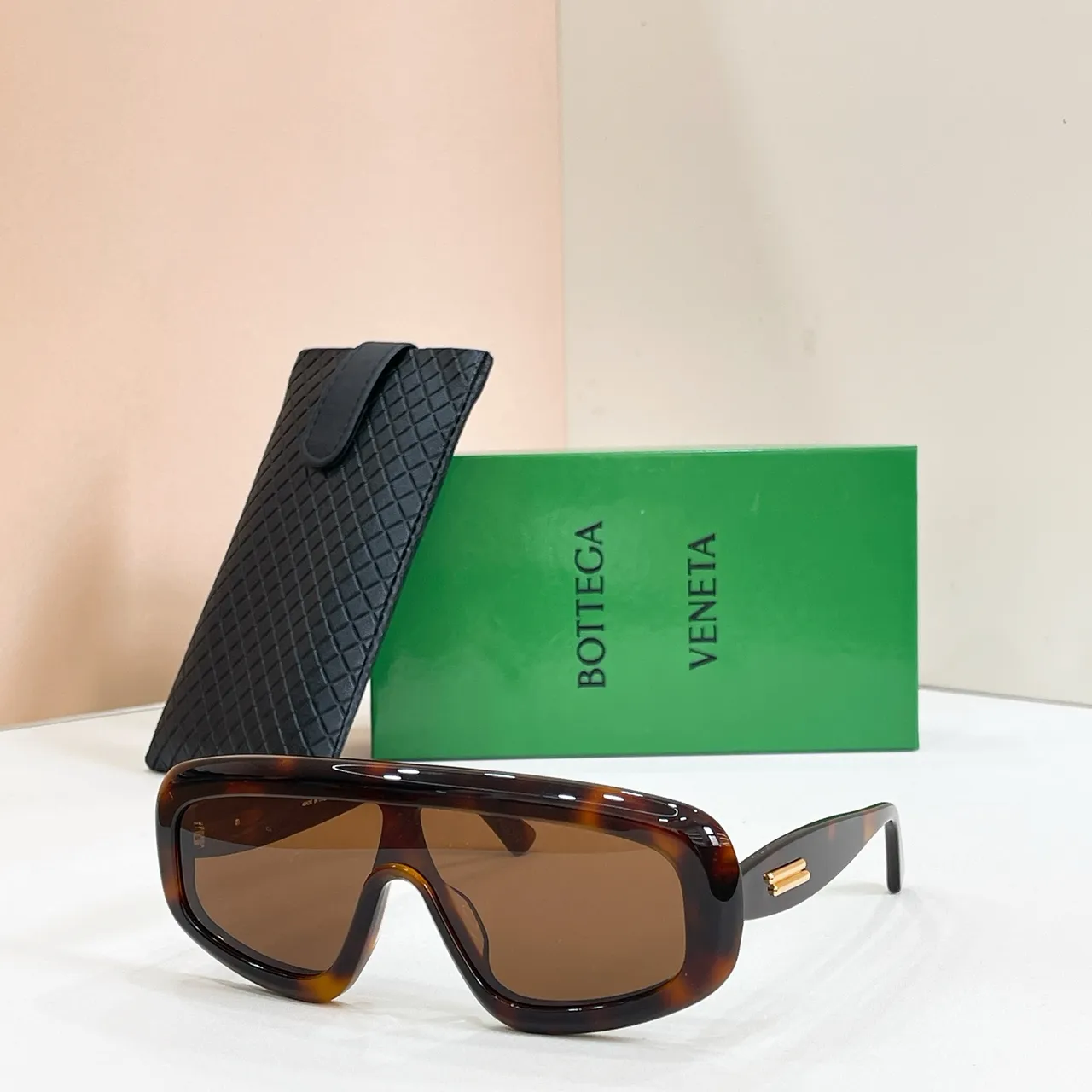 Bottega Veneta Oversized Shield Black Gold Frame Glossy Acetate Sunglasses 3