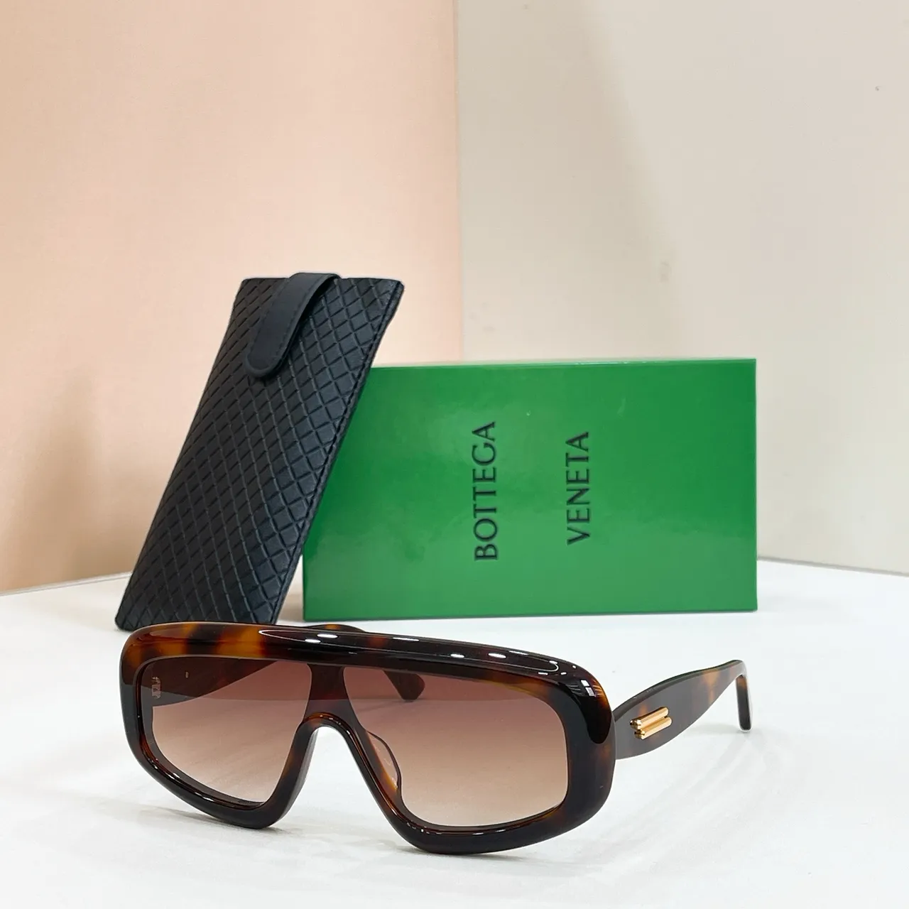 Bottega Veneta Oversized Shield Black Gold Frame Glossy Acetate Sunglasses 5