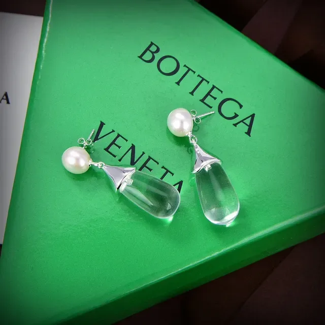 Bottega Veneta Brincos Transparentes Teardrop e Pearl Drop 6