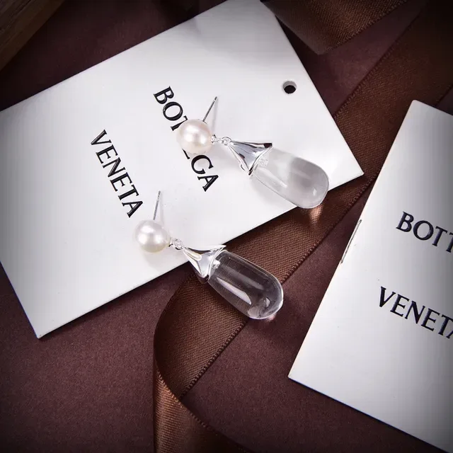 Bottega Veneta Brincos Transparentes Teardrop e Pearl Drop 9