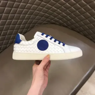 Bottega Veneta सादा नीল Intrecciato বোনা চামড়া বৃত্তাকার লোগো প্যাচ লাইফস্টাইল স্নিকার্স