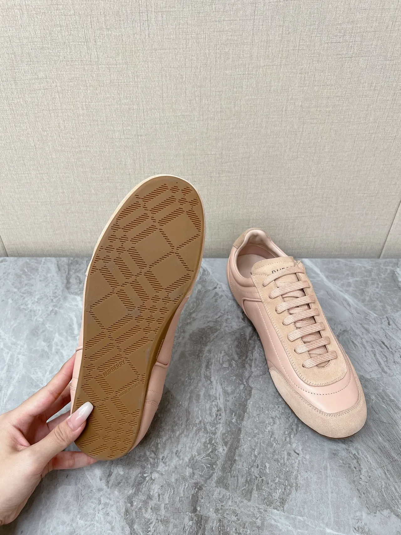 Burberry 米色棕色 低帮 麂皮革拼接 生活方式运动鞋 2