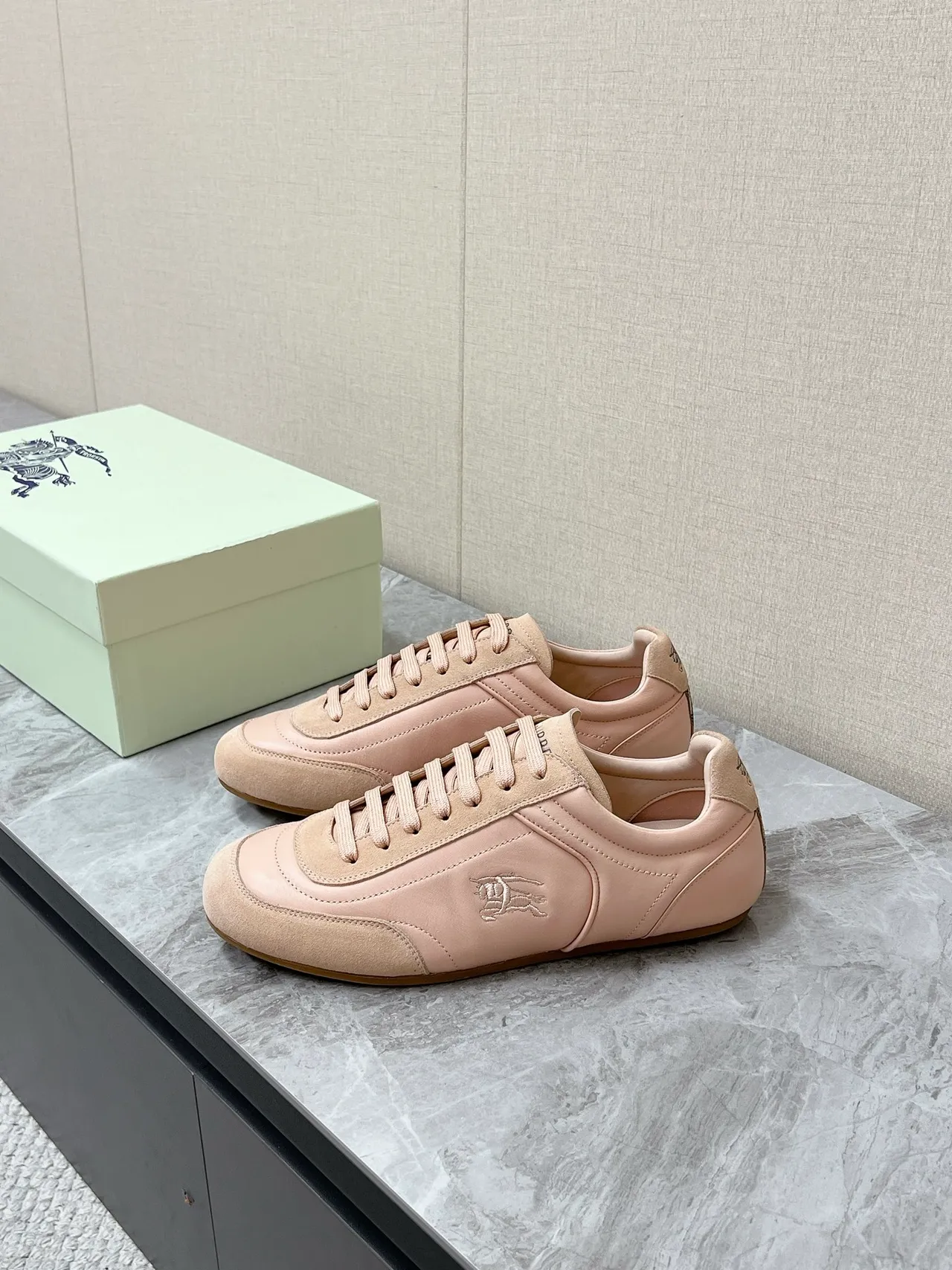 Burberry 米色棕色 低帮 麂皮革拼接 生活方式运动鞋 6