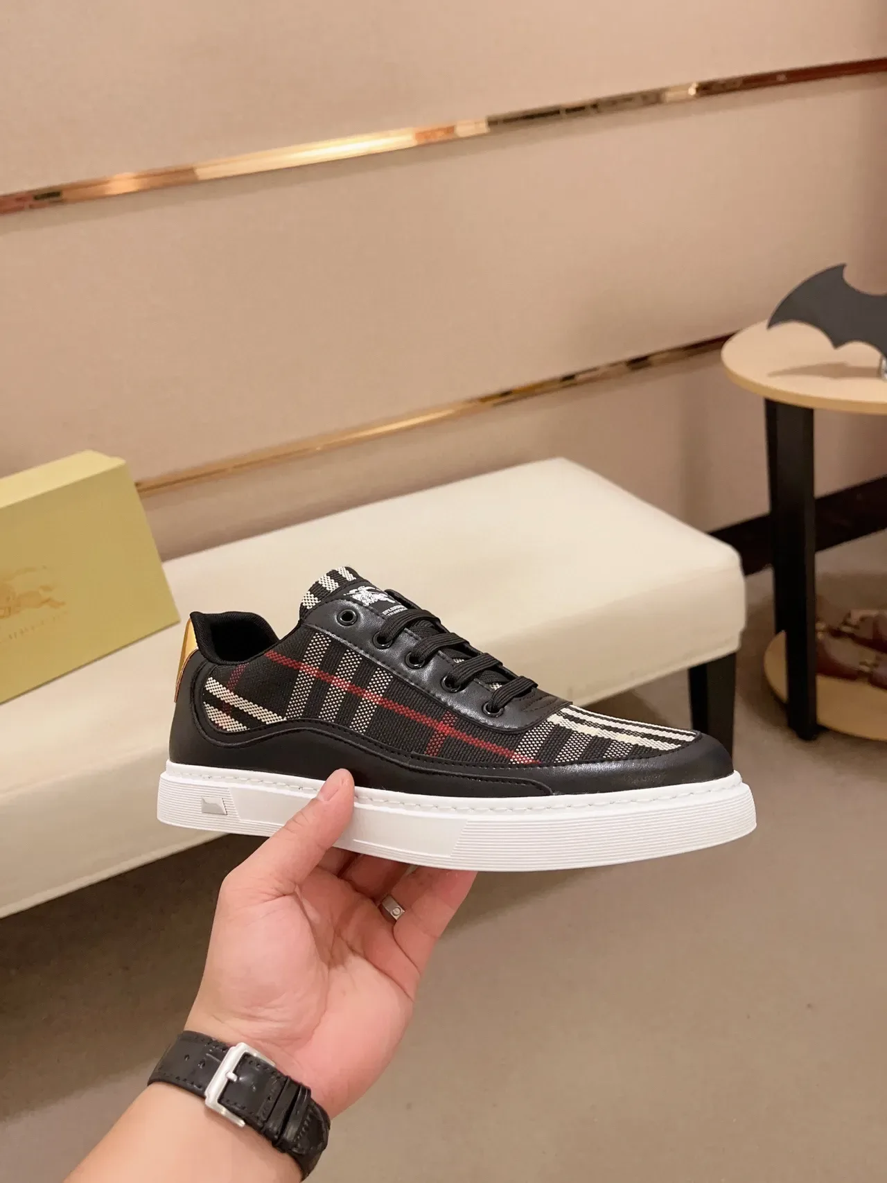 Burberry Black Beige Check-Pattern Upper Leather-and-Mesh Construction Lifestyle Sneakers 7