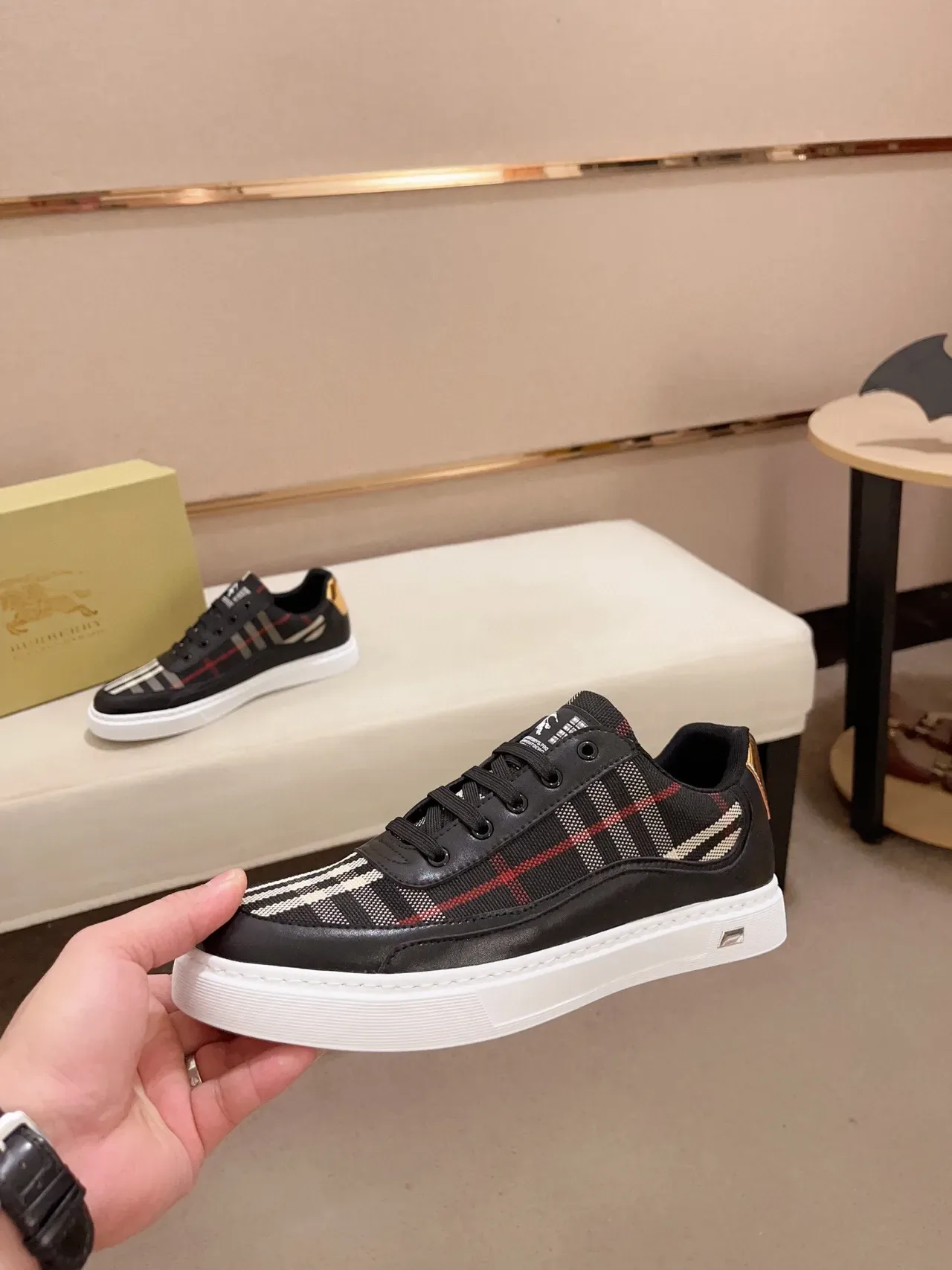 Burberry Black Beige Check-Pattern Upper Leather-and-Mesh Construction Lifestyle Sneakers 8