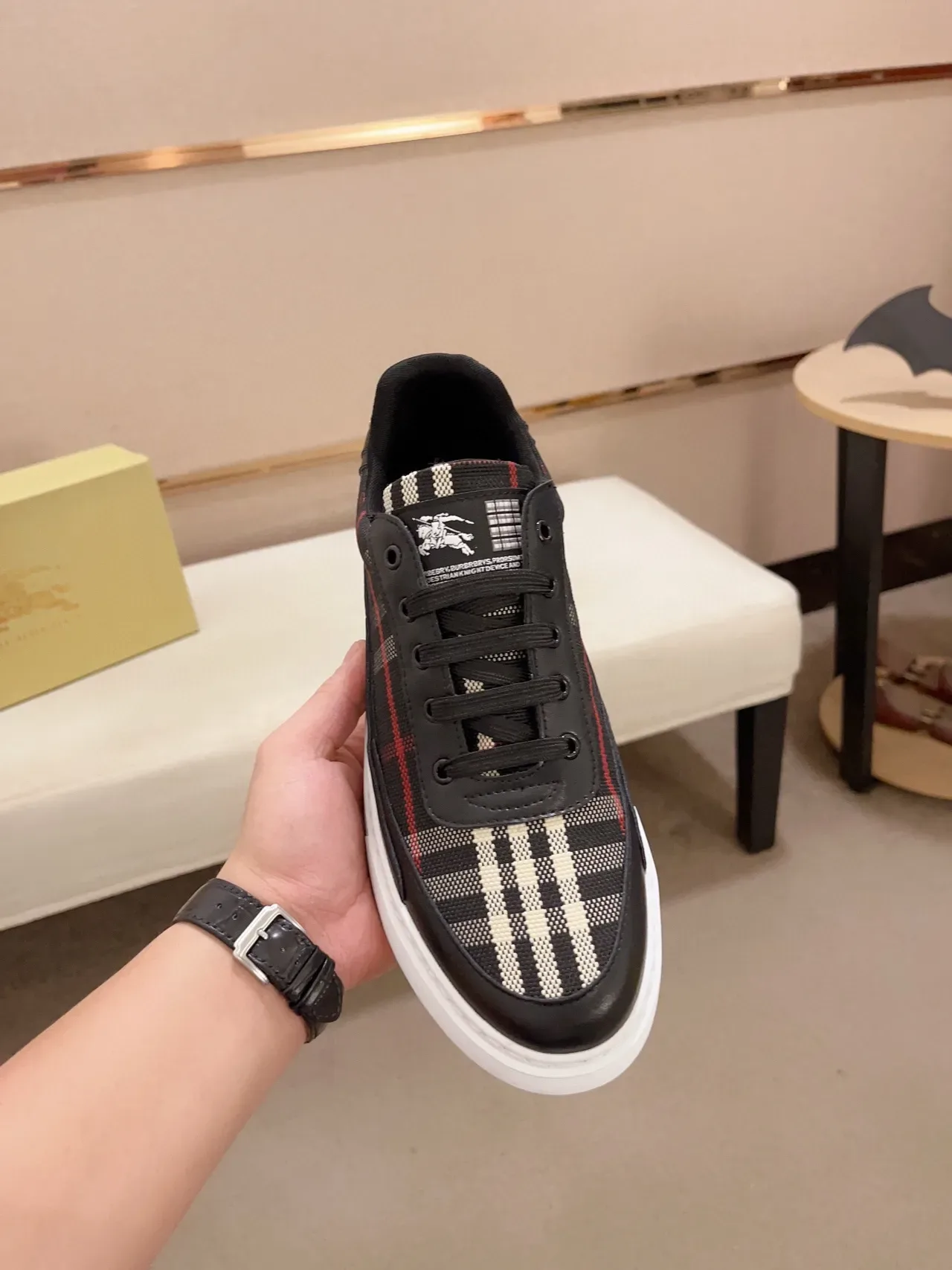 Burberry Black Beige Check-Pattern Upper Leather-and-Mesh Construction Lifestyle Sneakers 9
