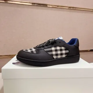 Burberry Black Beige Low-Top House Check Panel Lifestyle Sneakers