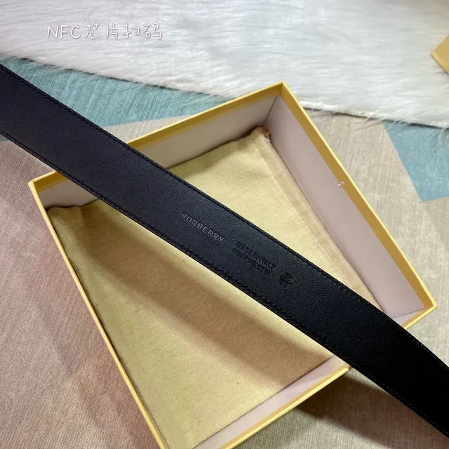 Burberry حزام جلد أسود ذهبي حبيبي مستطيل مشبك 8